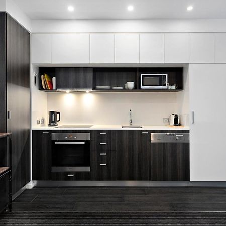 Modern Quiet 1 & 2 Bed Apt Opposite Albert Park Melbourne Exterior photo
