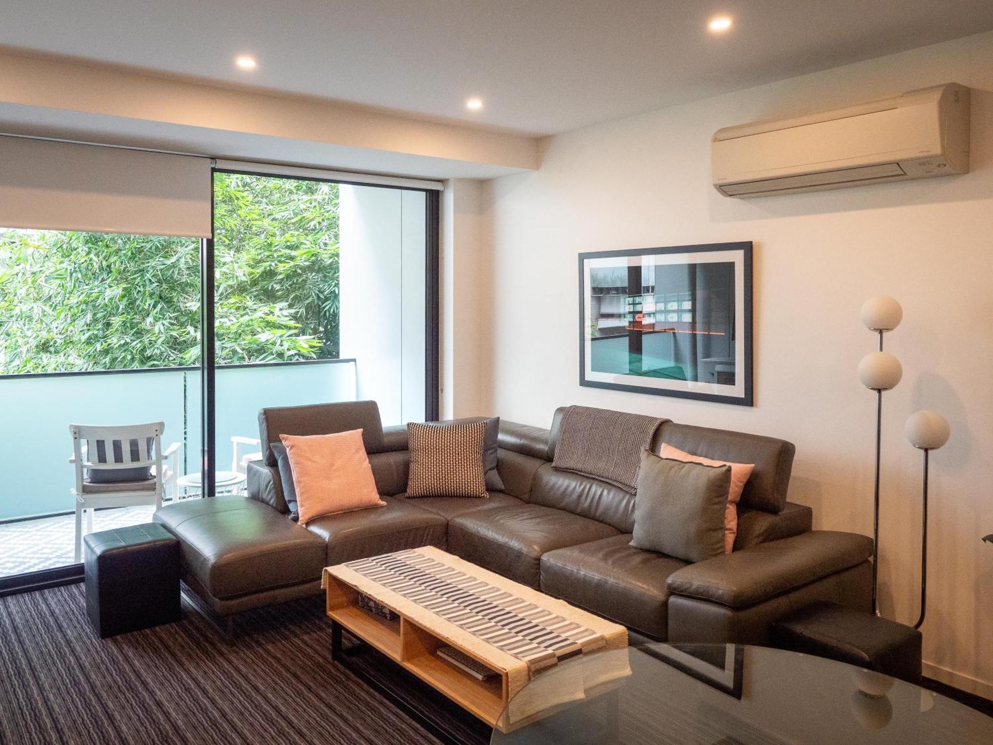 Modern Quiet 1 & 2 Bed Apt Opposite Albert Park Melbourne Exterior photo