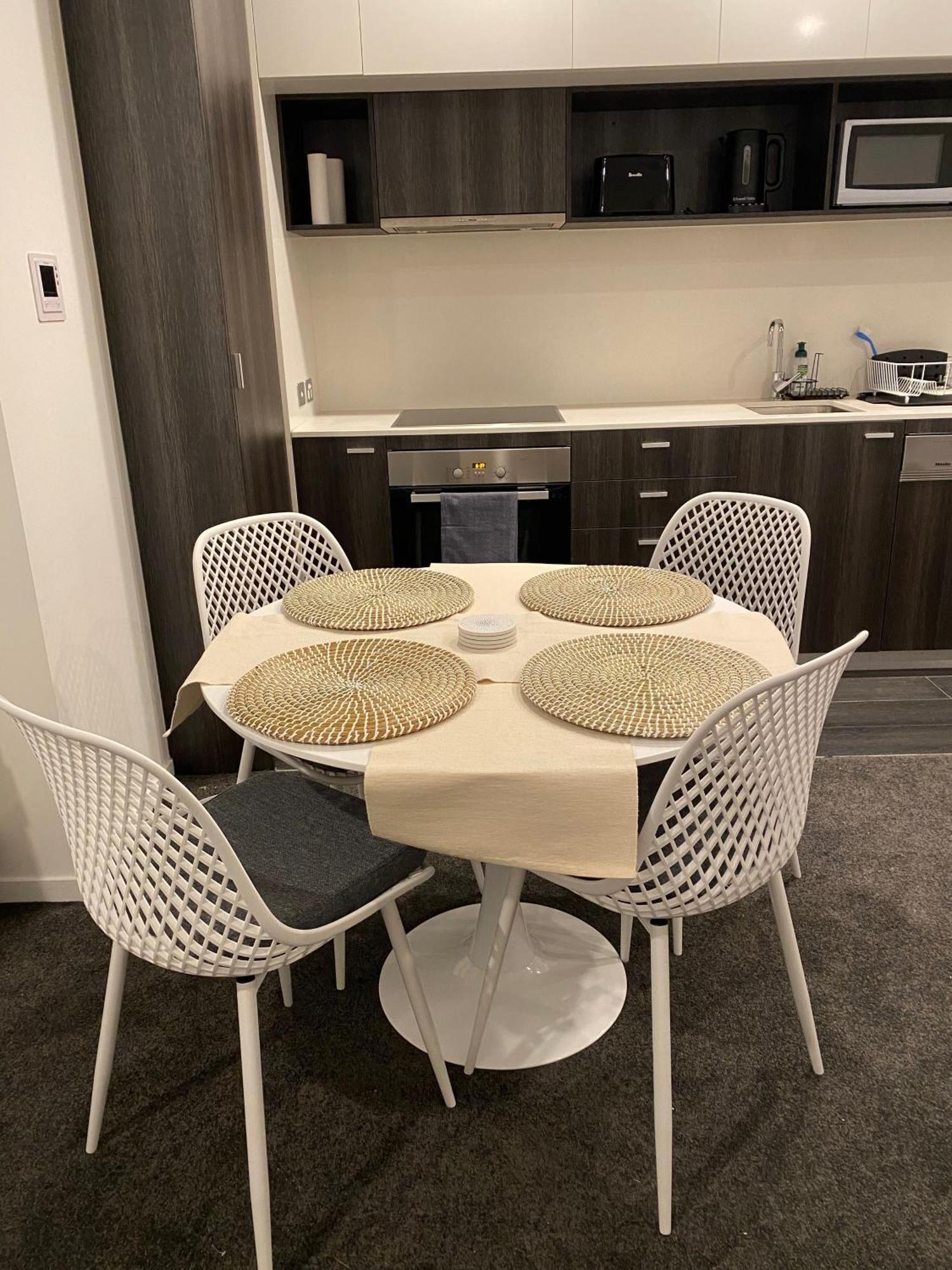 Modern Quiet 1 & 2 Bed Apt Opposite Albert Park Melbourne Exterior photo