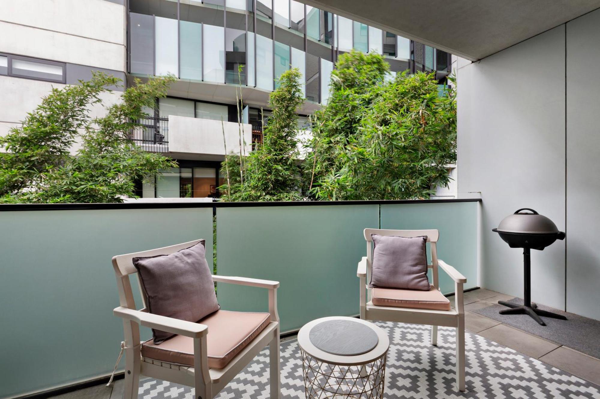 Modern Quiet 1 & 2 Bed Apt Opposite Albert Park Melbourne Exterior photo